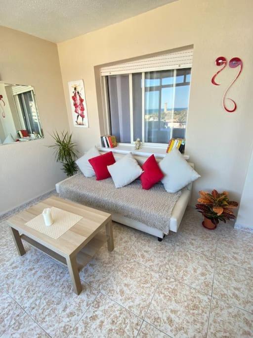 Lovely 1 Bedroom Apartment With Sea Views And Pool Estepona Esterno foto