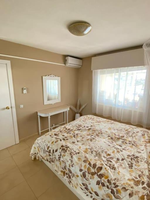 Lovely 1 Bedroom Apartment With Sea Views And Pool Estepona Esterno foto