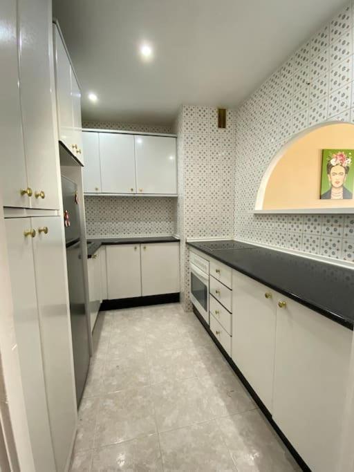 Lovely 1 Bedroom Apartment With Sea Views And Pool Estepona Esterno foto