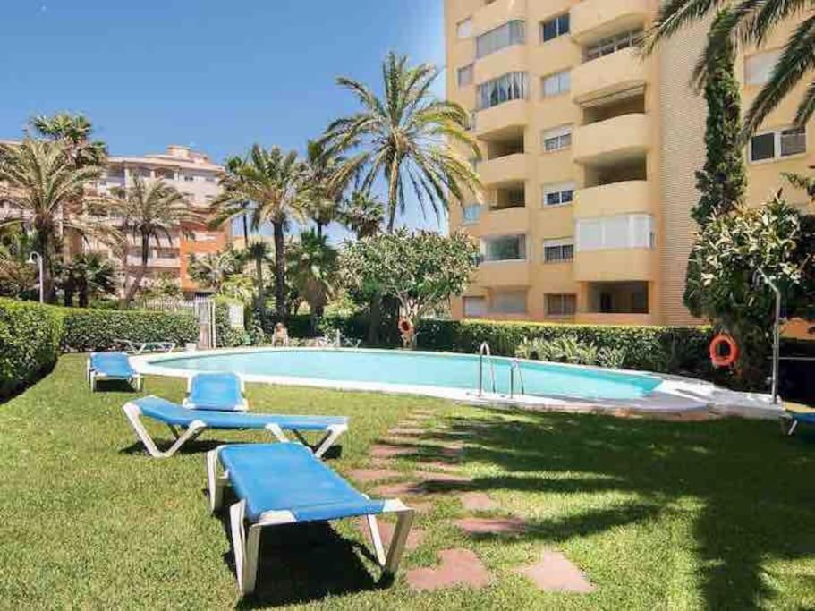 Lovely 1 Bedroom Apartment With Sea Views And Pool Estepona Esterno foto